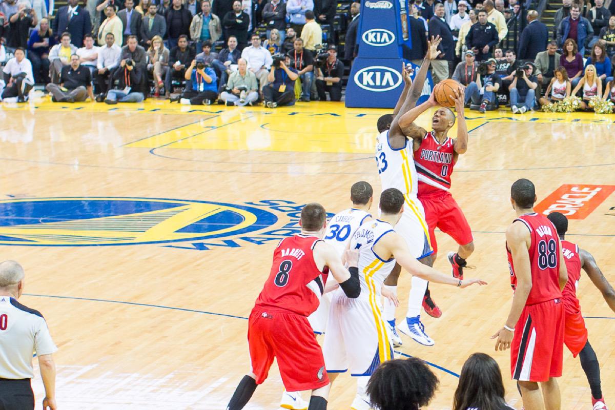 利拉德交易始末:从波特兰到密尔沃基的艰难抉择与新征程